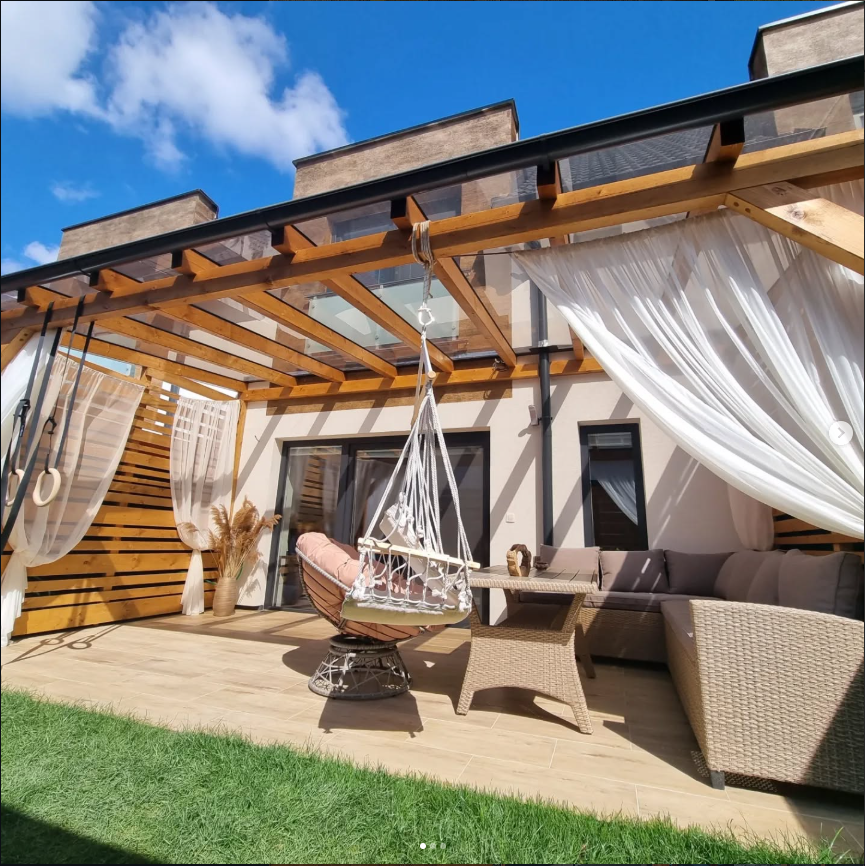 Pergola pri dome
